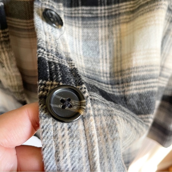 Steve Madden Plaid Button Down Shacket - Picture 7 of 8